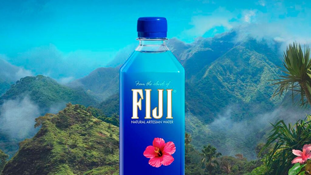 Agua de las Islas Fiji, símbolo de pureza y elegancia.