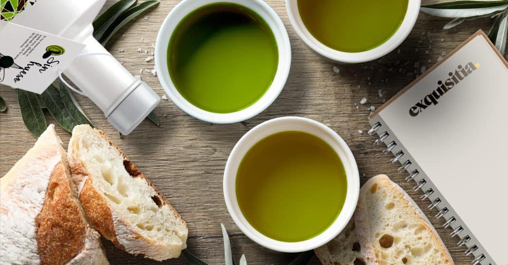Cata de aceite de oliva en casa con distintos aceites gourmet y pan artesanal
