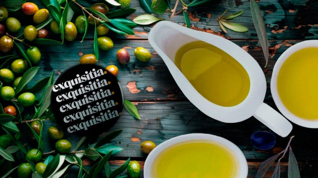 Diferentes tonos de aceite de oliva virgen extra durante una cata en casa